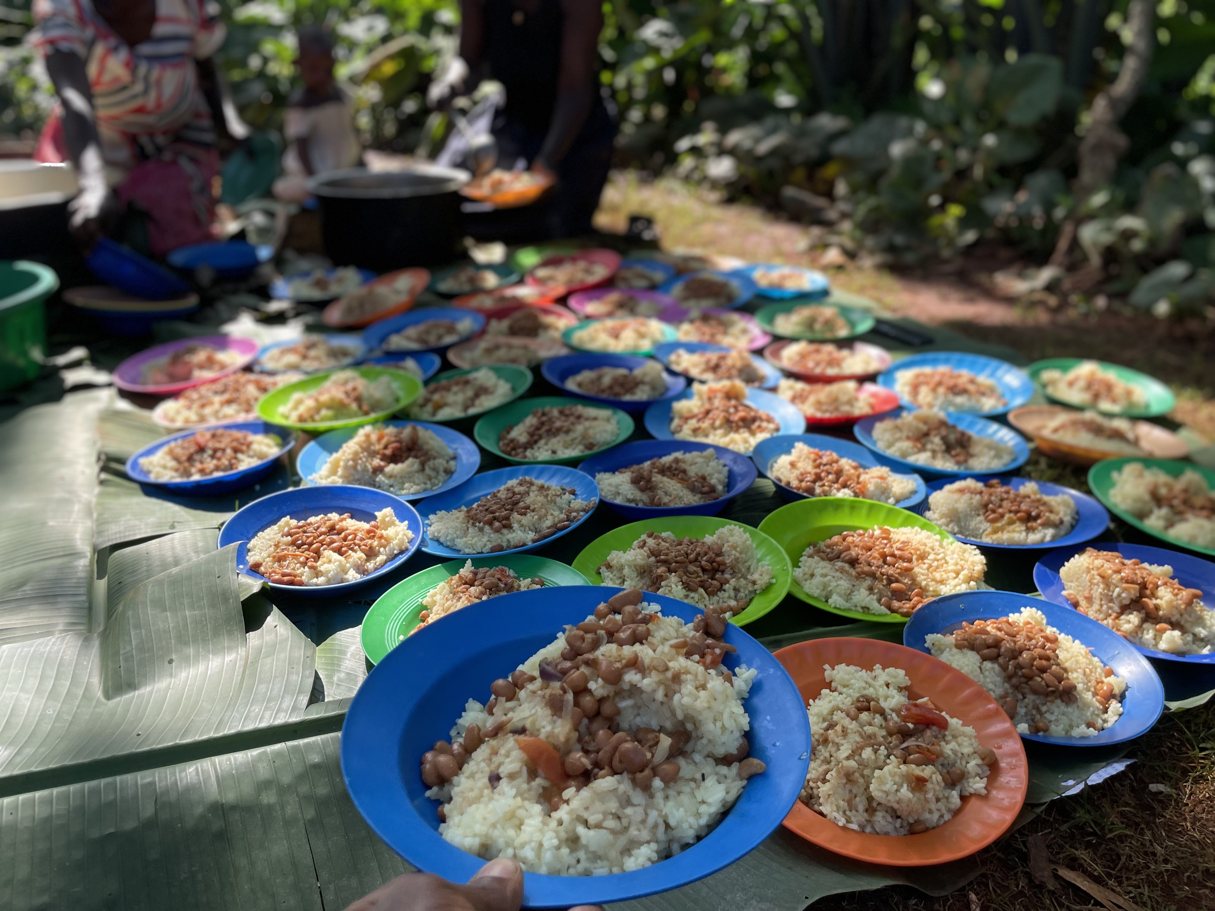 Hofai children eating
